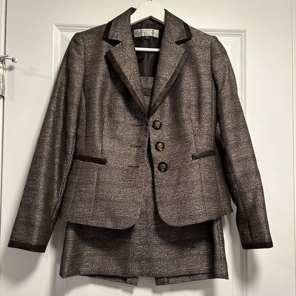 Tahari 2 Piece Pencil Skirt and Blazer - Picture 1 of 4